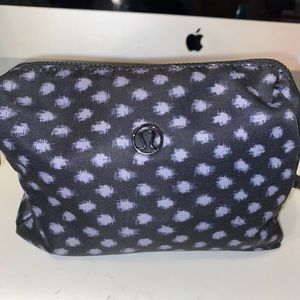 Lululemon pouch